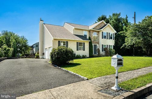 1502 Aspen Dr, POTTSTOWN, PA, 19464-1570 | Card Image