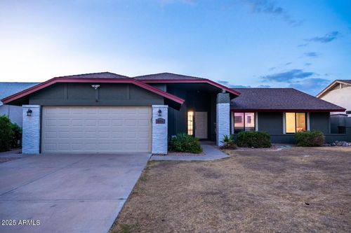 10944 E Becker Ln, Scottsdale, AZ, 85259-3953 | Card Image