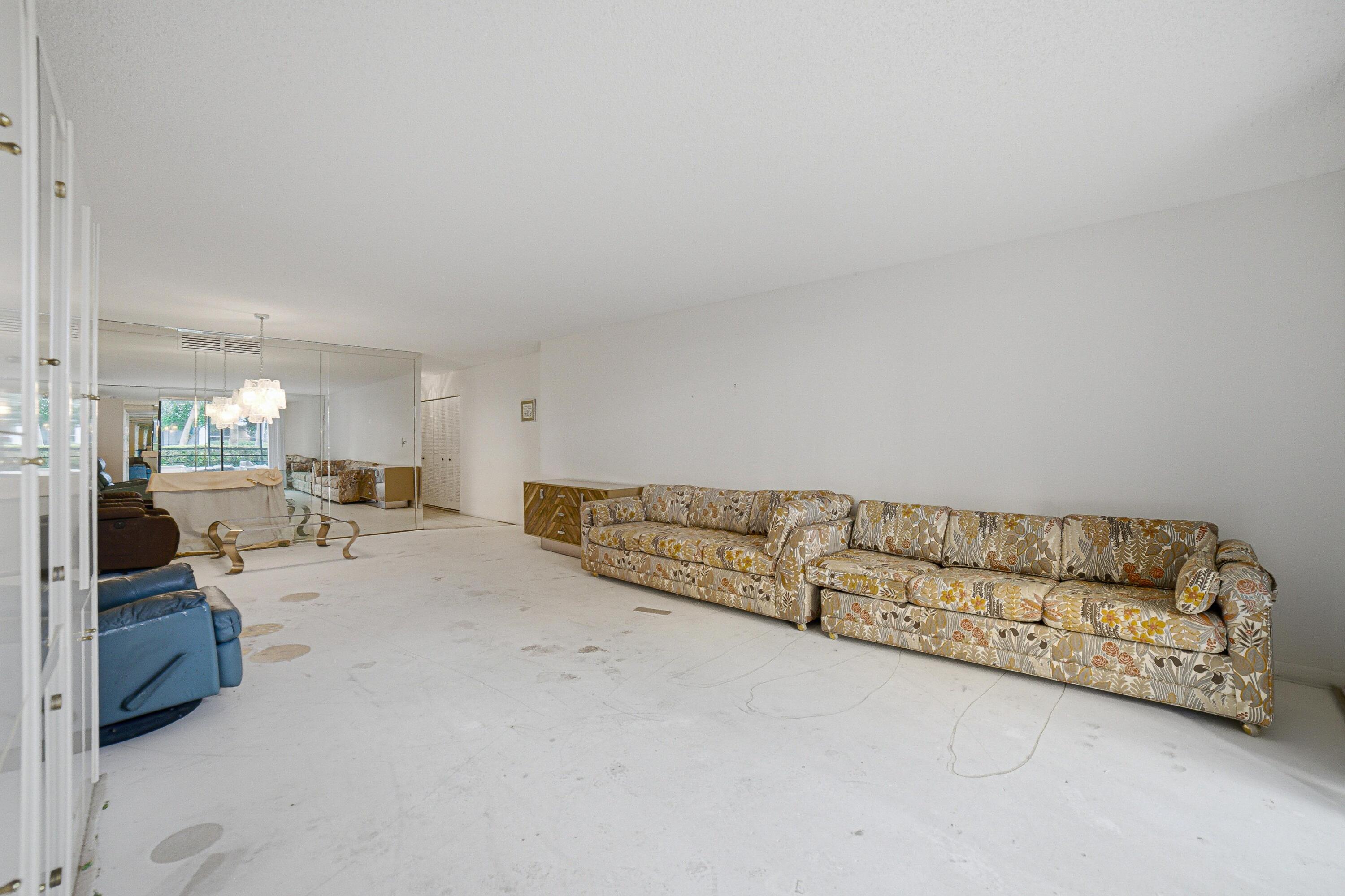 Residential in Hallandale Beach 5