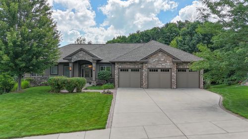 8777 Stonefield Lane, Chanhassen, MN, 55317 | Card Image