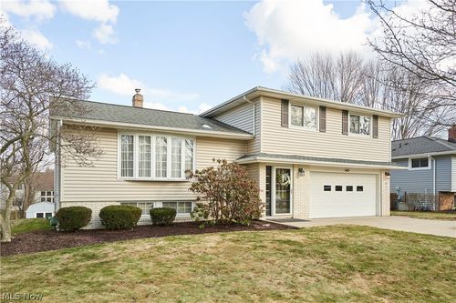6403 Huntington Dr, Solon, OH, 44139-3231 | Card Image