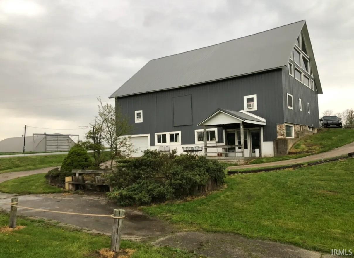 625 N State Road 75, Flora, IN 46929