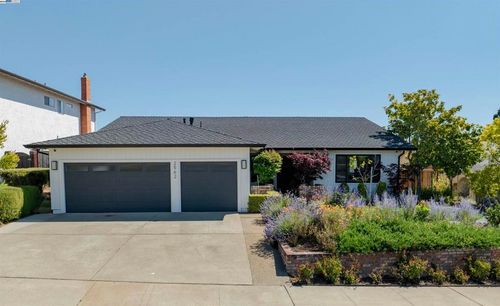 2562 Somerset Dr, Belmont, CA, 94002-2926 | Card Image