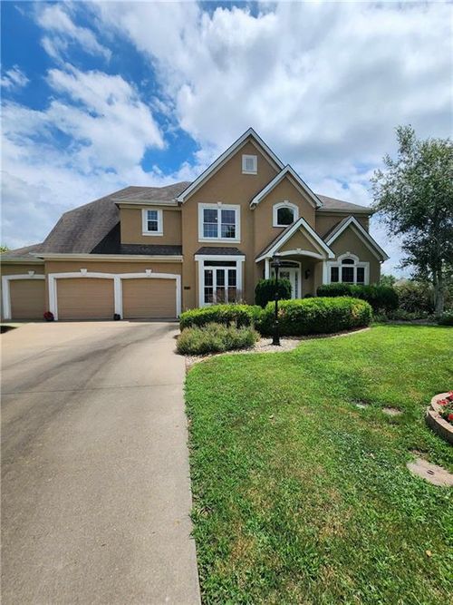 4706 Huntsboro Ct, Saint Joseph, MO, 64506-4051 | Card Image