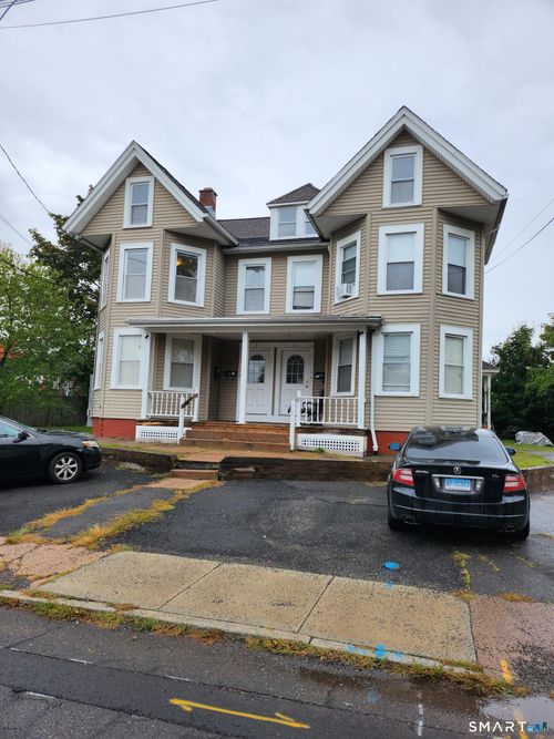 9 Church St, Manchester, CT, 06040-5114 | Card Image