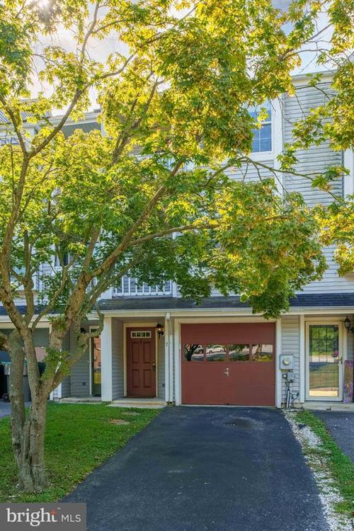 7 Ridge Blvd, Wilmington, DE, 19808-1033 | Card Image