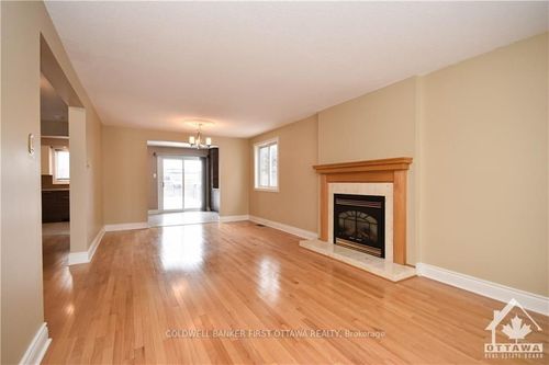 1883 Des Prairies Ave, Orléans, ON, K1E2R5 | Card Image