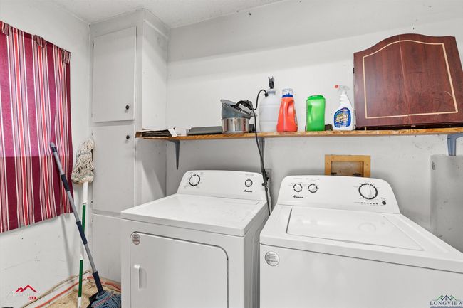 711 Comer St, House other with 3 bedrooms, 2 bathrooms and null parking in Carthage TX | Image 14