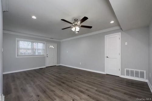 apt-11e-111 College Rd, Selden, NY, 11784-2838 | Card Image