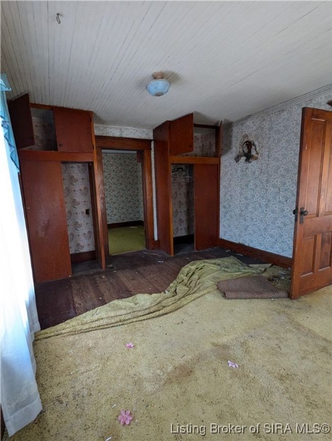 6140 N White River Rd, Home with 6 bedrooms, 2 bathrooms and null parking in Campbellsburg IN | Image 23