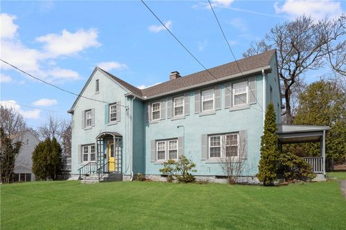 482 Providence St, West Warwick, RI, 02893-1626 | Card Image