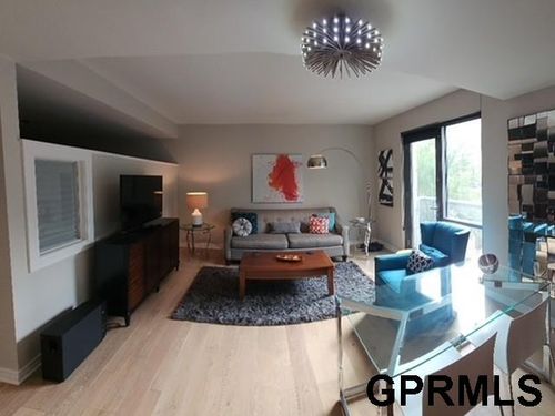 3213-220 S 31st Avenue, Omaha, NE, 68131 | Card Image