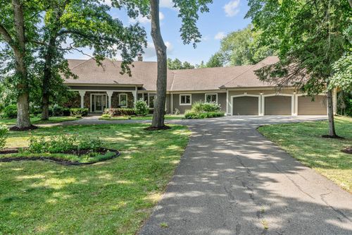 592 County Road 24, Wayzata, MN, 55391-9616 | Card Image