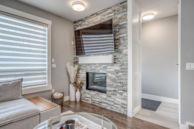 4004 1 St Nw, Home with 4 bedrooms, 3 bathrooms and 2 parking in Calgary AB | Image 16
