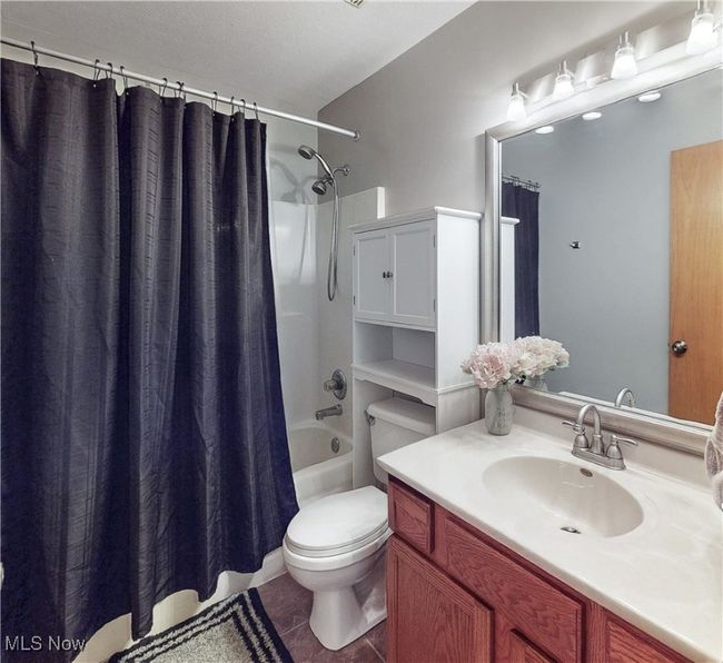FULL GUEST BATHROOM. | Image 27