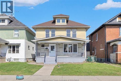 884 Moy Ave, Windsor, ON, N9A2N8 | Card Image