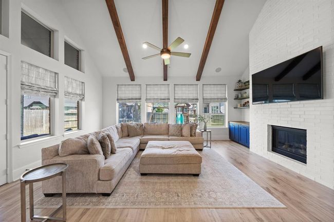 908 Falcon Hollow Ln, House other with 4 bedrooms, 4 bathrooms and 3 parking in Pinehurst TX | Image 9
