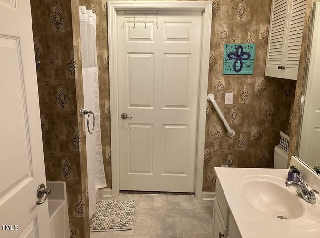 14 MBath1 | Image 11