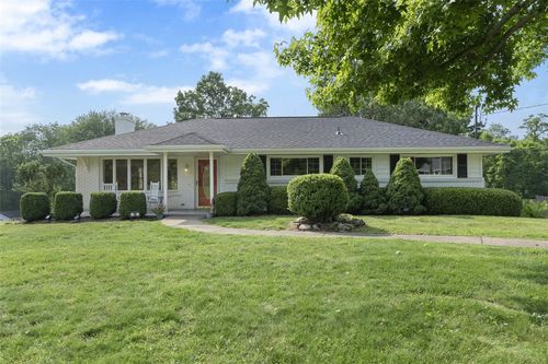 95 Karen Dr, Washington, PA, 15301-8568 | Card Image