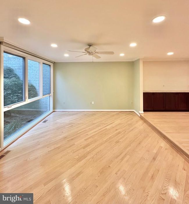 2021 Lakebreeze Way, Townhouse with 3 bedrooms, 4 bathrooms and null parking in RESTON VA | Image 6