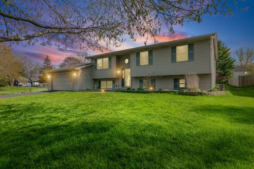 3505 W Beach Drive, Mchenry, IL, 60050 | Card Image