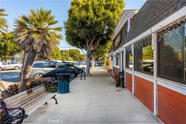 1207 Seal Way, Home with 6 bedrooms, 4 bathrooms and 2 parking in Seal Beach CA | Image 13