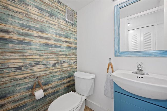 201 Kent L, Condo with 1 bedrooms, 2 bathrooms and null parking in West Palm Beach FL | Image 8