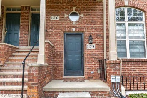 158 Sandy Ln, Walled Lake, MI, 48390-3528 | Card Image