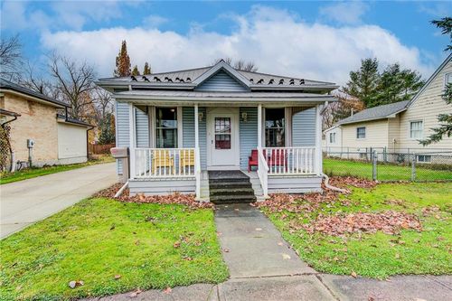 {{alt}} | Card Image