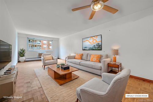 7h-39-65 52nd St, Woodside, NY, 11377-3217 | Card Image