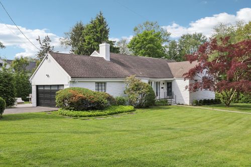 187 Thornbury Rd E, Scarsdale, NY, 10583-6636 | Card Image