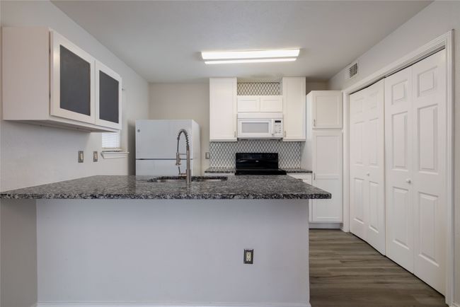 APT-902 - 2835 Keller Springs Rd, Condo with 2 bedrooms, 2 bathrooms and null parking in Carrollton TX | Image 9