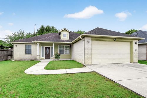 934 Genoa St, South Houston, TX, 77587-4926 | Card Image