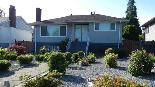 8391 11th Ave, Burnaby, BC, V3N2P5 | Card Image