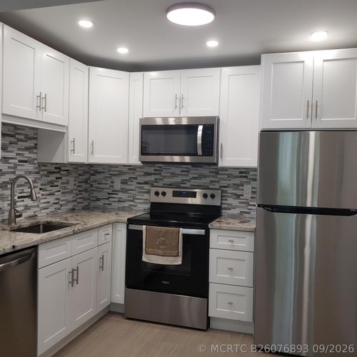 912 Flanders, Delray Beach, FL, 33484-5348 | Card Image