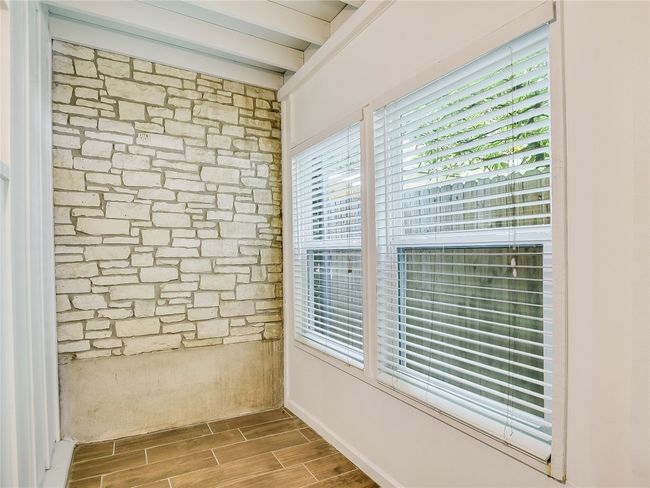 APT-112 - 2303 Side Dr, Condo with 1 bedrooms, 1 bathrooms and 1 parking in Austin TX | Image 9