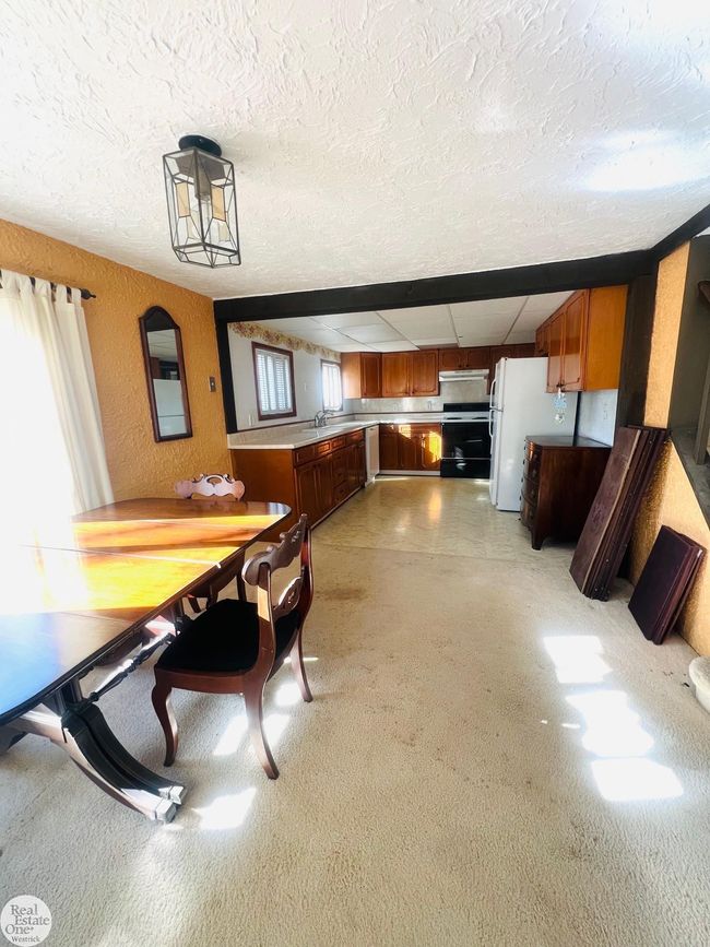 Kitchen | Image 12