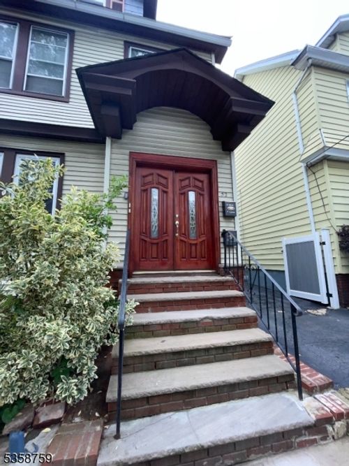 1-32 Underwood St, Newark, NJ, 07106-3710 | Card Image