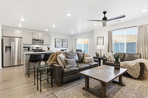 3329 E Big Bend Ln, Washington, UT, 84780-3687 | Card Image