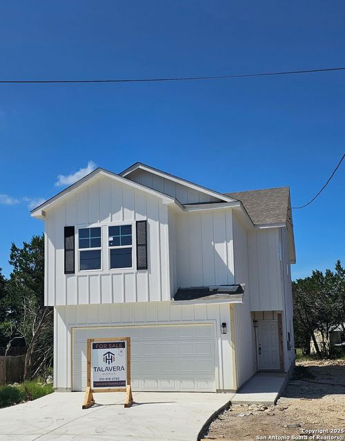 130 Broadview Ct, Spring Branch, TX, 78070-5204 | Card Image