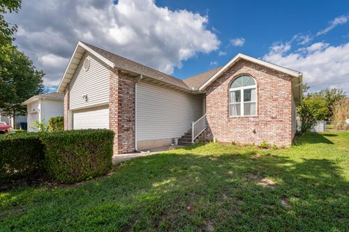 881 W Butterfield Dr, Nixa, MO, 65714-7077 | Card Image