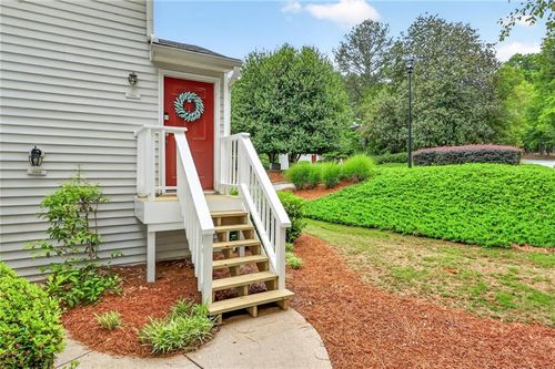 1106 Glenleaf Dr, Peachtree Corners, GA, 30092-6143 | Card Image