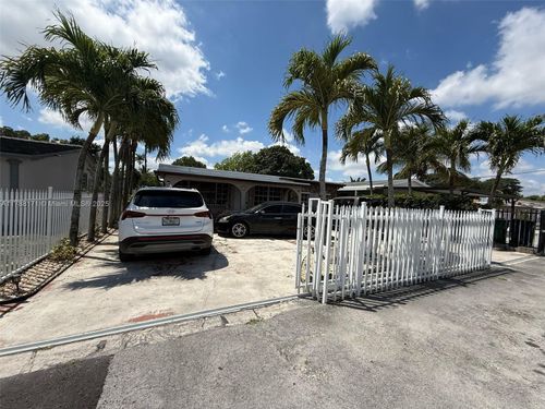 3434 Nw 101st St, Miami, FL, 33147-1524 | Card Image