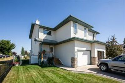 9 Hillview Rd, House other with 3 bedrooms, 2 bathrooms and 2 parking in Strathmore AB | Image 1