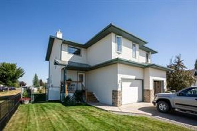 9 Hillview Rd, House other with 3 bedrooms, 2 bathrooms and 2 parking in Strathmore AB | Image 1