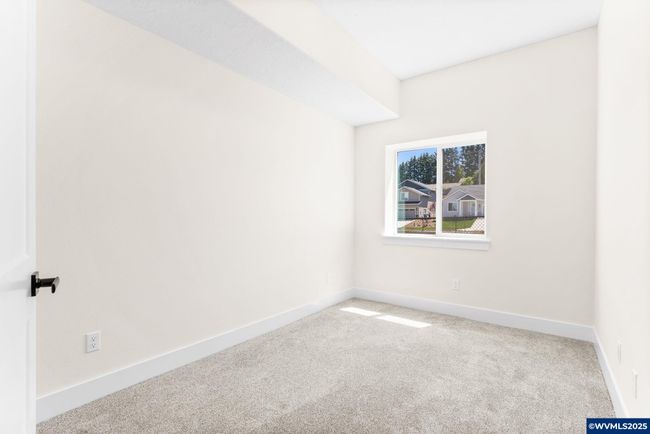 5666 Jeremy Valley Dr Se, House other with 5 bedrooms, 3 bathrooms and null parking in Salem OR | Image 28