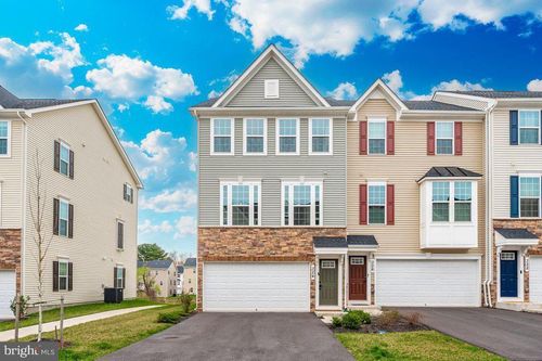 324 Pemberton Park Ln, FREDERICK, MD, 21703-4908 | Card Image