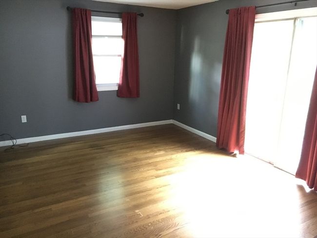 66 Locust Ave, Home with 4 bedrooms, 4 bathrooms and 4 parking in Worcester MA | Image 27