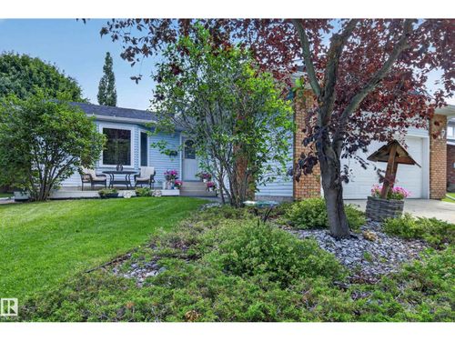 27 Highcliff Rd, Sherwood Park, AB, T8A5E4 | Card Image
