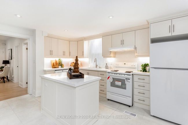8071 Kipling Ave, House other with 4 bedrooms, 2 bathrooms and 6 parking in Woodbridge ON | Image 17